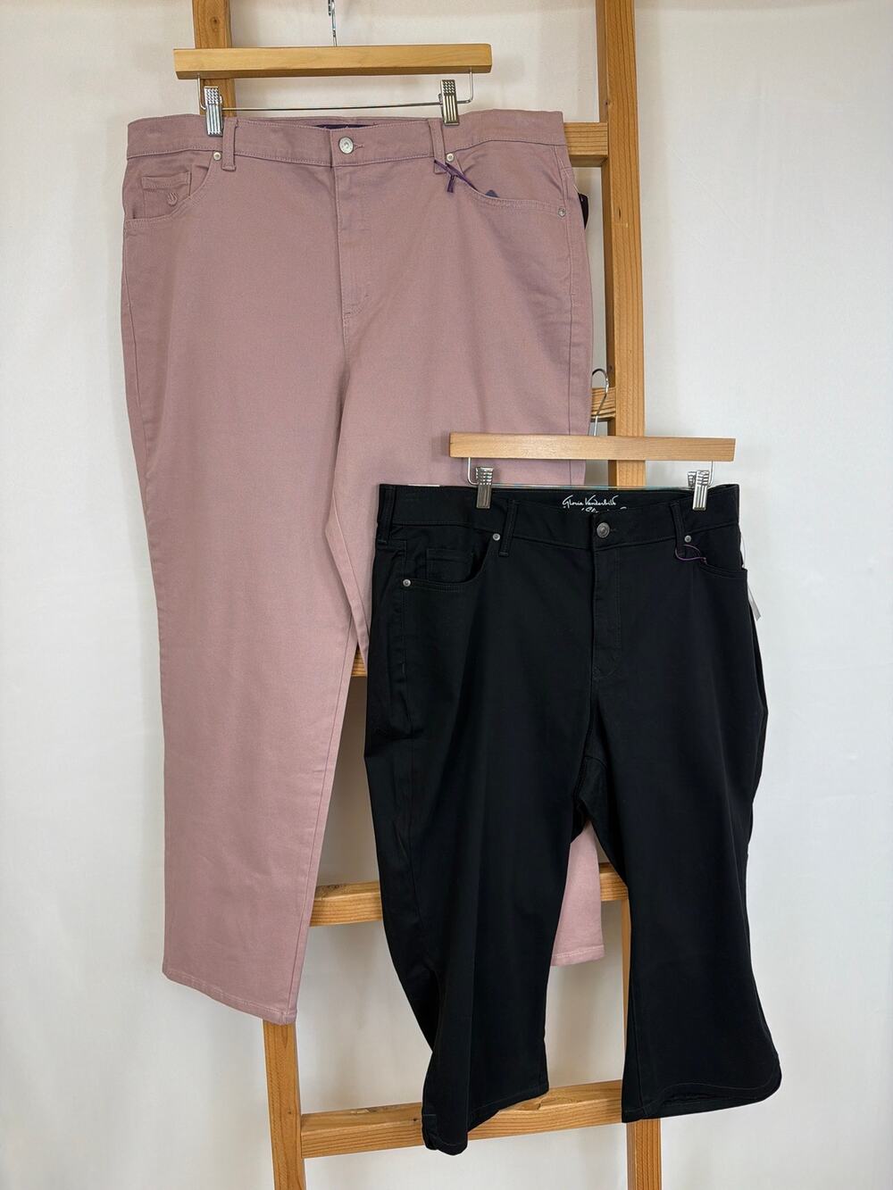 NWT Lot of Two Gloria Vanderbilt Pants: Black Curvy Capris & Pink Trousers SZ 20
